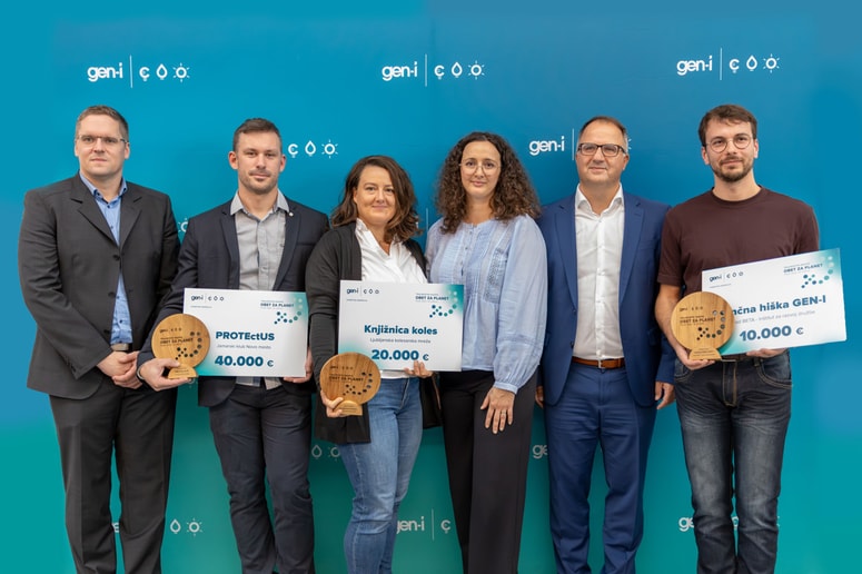 Od leve proti desni: Sandi Kavalič, član uprave GEN-I; dr. Jure Tičar, Jamarski klub Novo mesto; Barbara Simonič, Ljubljanska kolesarska mreža; Petra Kralj Ivančič, vodja projekta trajnostnega razpisa v GEN-I; Maks Helbl, predsednik uprave GEN-I; Timotej Lemut, Zavod BETA.