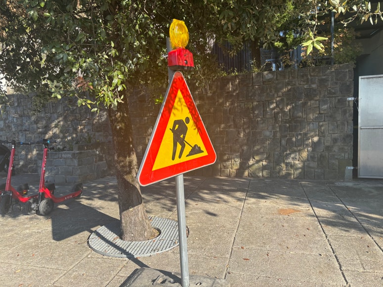 Zapora na cesti bo zaradi asfaltiranja in zaključnih del pri izgradnji fekalne kanalizacije. 