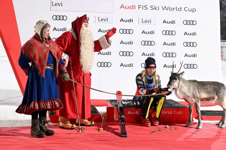 Prizori ob podelitvi nagrad najboljšim so v Leviju gotovo edinstveni. 