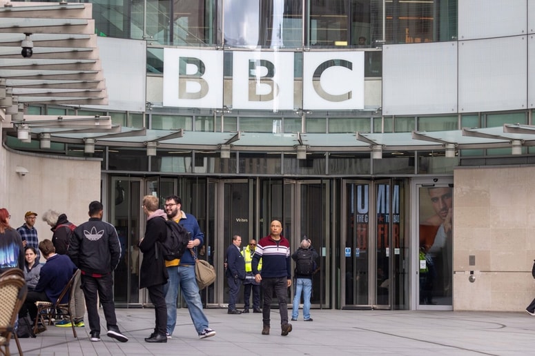 BBC se je Trumpu v četrtek opravičil, a obenem zavrnil možnost plačila kompenzacije,