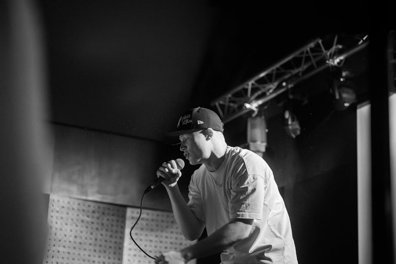 O koncertu v Stari steklarski: "Neverjeten občutek je bil stati na odru - in opazovati, kako ljudje, ki jih vidim prvič, pojejo moja besedila"