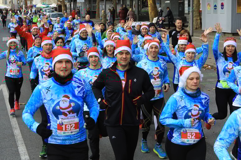 Božičkov tek v Mariboru leta 2018.

 