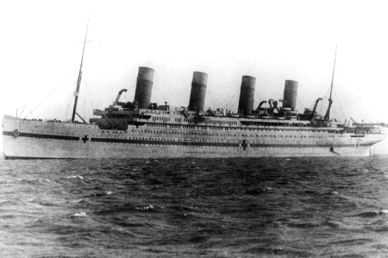 21. novembra 1916 je Britannic plul po Egejskem morju proti otoku Lemnos, ko je ob 8. uri in 12 minut zjutraj odjeknila silovita eksplozija na desni strani premca.