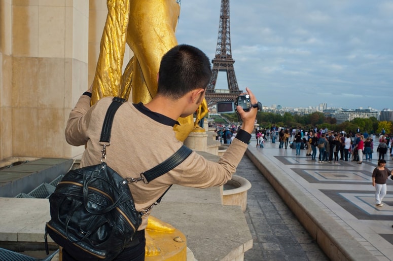 Nekateri so opozorili, da je Pariz sicer čudovit, a poln pasti za turiste.