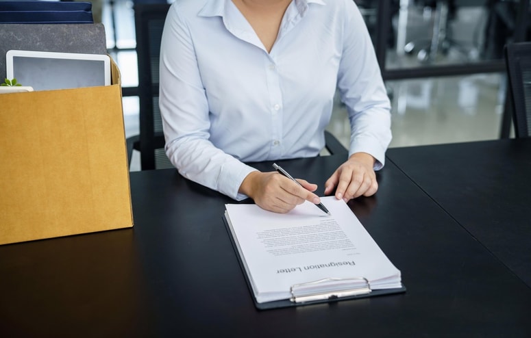 Šefinja je zahtevala, da ji zaposleni izda prihodnjega delodajalca.