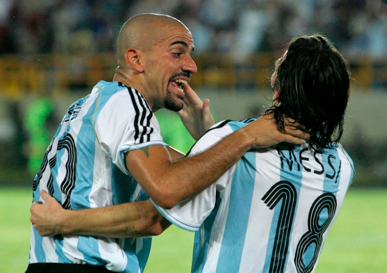 Nekoč je bil Messijeva "desna noga", zdaj je izgnan iz nogometa. 