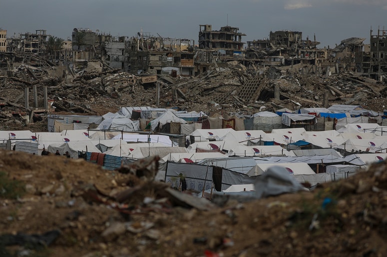 Razseljeni Palestinci v vzhodni četrti mesta Gaze
