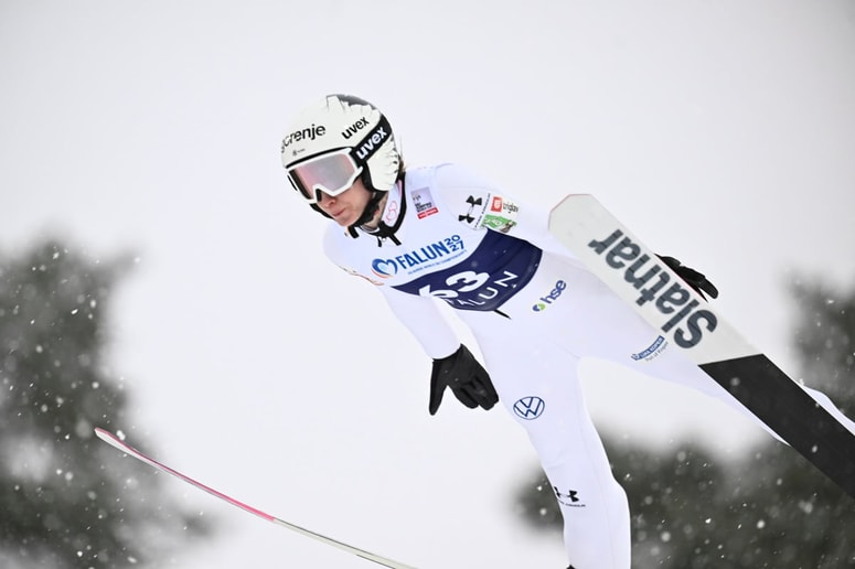Nika Prevc je na Švedskem sestavila dva odlična skoka. 