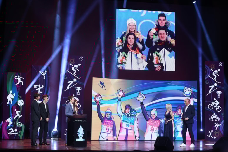 Glavna fotografija članka:Tadeju Pogačarju, Janji Garnbret in nogometni reprezentanci se izteka "mandat". Kdaj bodo znani športniki leta 2025?