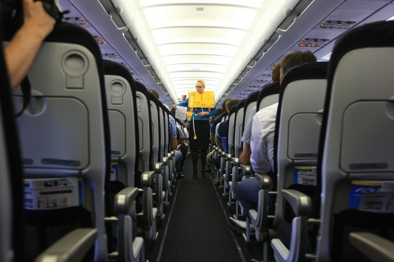 Kljub dogajanju je letalo varno pristalo. Fotografija je simbolična. 