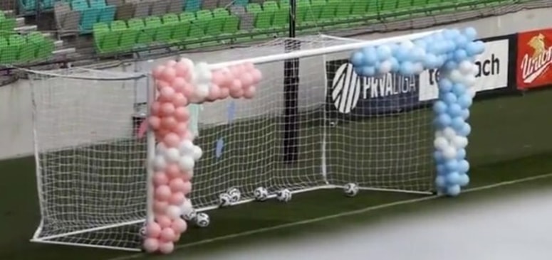 Nenavadna okrasitev Olimpijinega gola. 