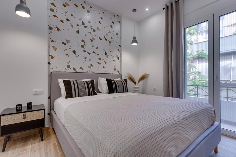 Gost je fotografijo postelje s prepovedjo delil na družbenem omrežju Reddit.