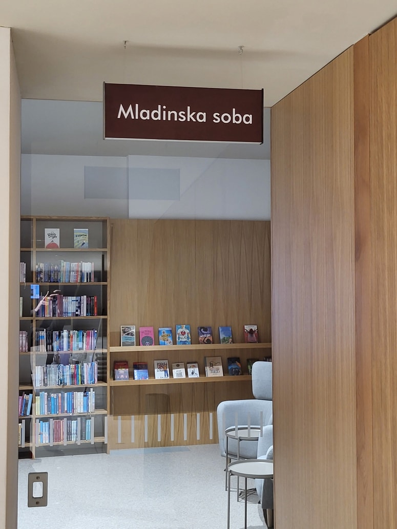 Večfunkcijski prostor bo služil kot učilnica ali kot čitalnica za branje, učenje ali druženje.