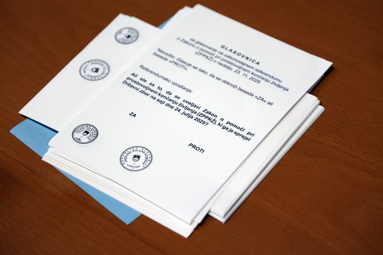 Glavna fotografija članka:Srebrna nit predlaga razveljavitev referenduma o pomoči pri prostovoljnem končanju življenja in ponovno glasovanje