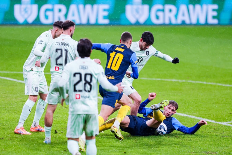 Derbi v Stožicah so dobili gostitelji. 