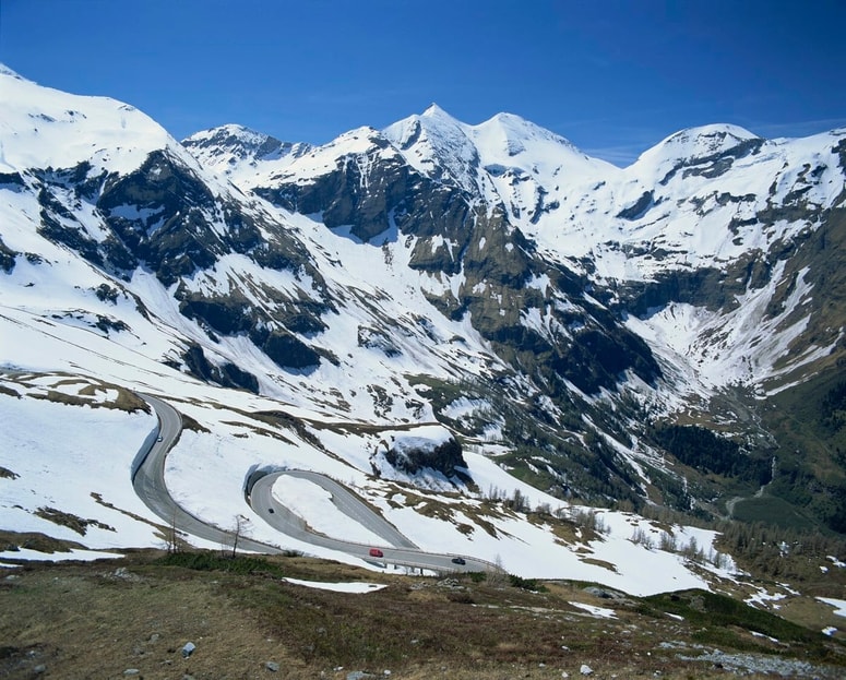 S partnerko, ki ni bila izkušena alpinistka, se je na najvišji vrh Avstrije podal v zahtevnih zimskih razmerah.