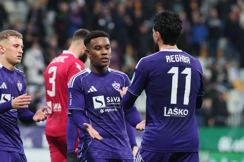 Oscar Zambrano in Ali Reghba sta zadela v prvem polčasu.