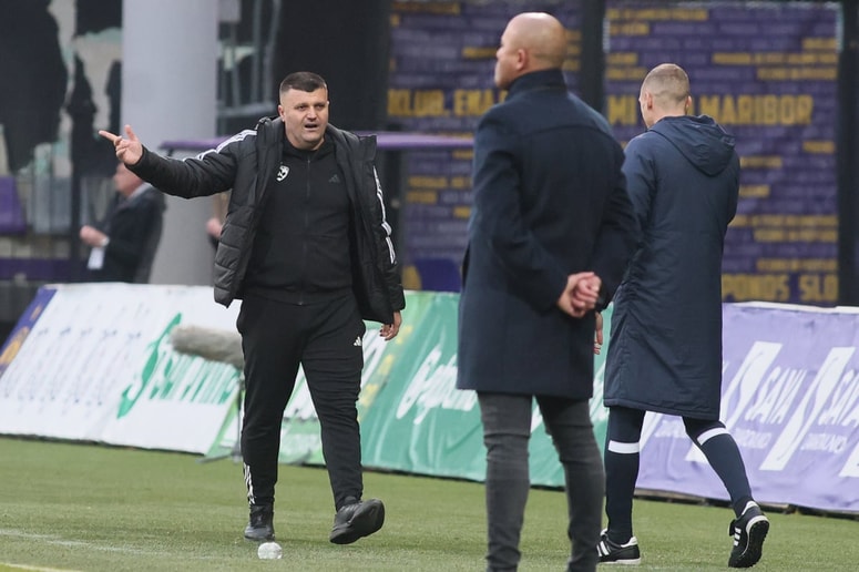 Glavna fotografija članka:(ODZIVI) Feđa Dudić po porazu z Aluminijem: "To je sramota." Viole igralce nagovorile v angleščini