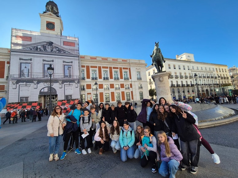 Glavna fotografija članka:(FOTO) Učenci iz Mislinje so odšli v svet: Siesta, telefoni med odmori in pouk, kot ga doma ne poznajo