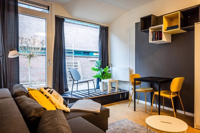 Uporabniki foruma v komentarjih delijo informacije o cenah, ki mnogim vlivajo strah v kosti.