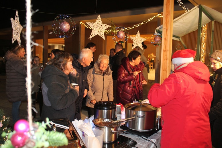 Glavna fotografija članka:(FOTO) Ravne na Koroškem: Praznični festival KO-RA povezal stanovalce in skupnost