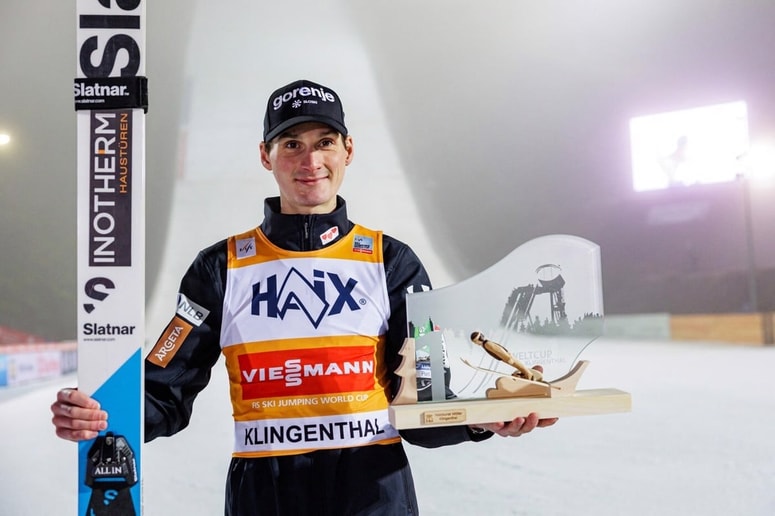 Domen Prevc je nanizal že štiri zaporedne zmage, če prištejemo še dve Anžeta Laniška, je Slovenija slavila na zadnjih šestih tekmah za svetovni pokal. 