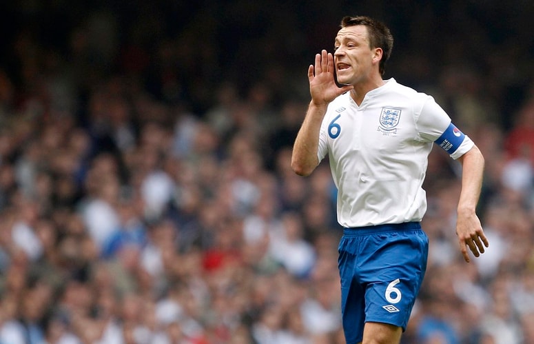 Johna Terrya, dolgoletnega kapetana Chelseaja in angleške reprezentance, še vedno preganja usodna tekma iz leta 2008. 