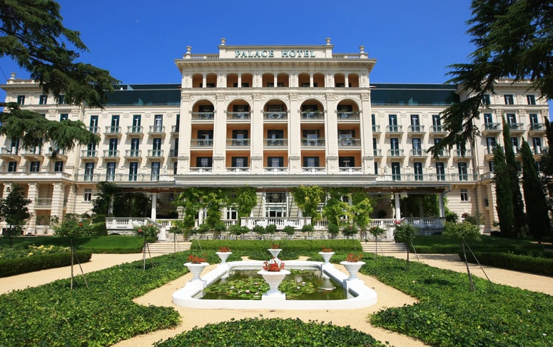 Kempinski Palace Portorož je hotel s petimi zvezdicami.