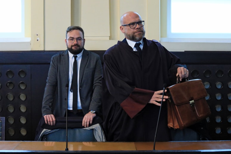 Zaradi pitja alkohola naj bi bil Žiga Štajnbaher (od njem njegov odvetnik Marko Pavletič) v času kaznivega dejanja bistveno zmanjšano prišteven. 