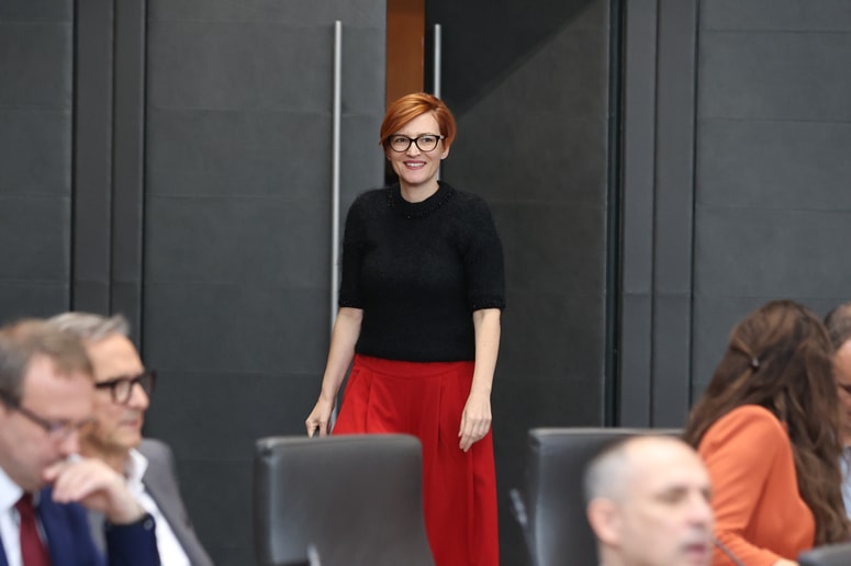 Ministrica za kulturo Asta Vrečko je povedala, da bodo sredstva na voljo tudi za digitalni prehod.