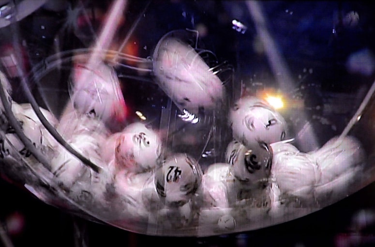 Glavna fotografija članka:Bo milijonski dobitek ostal neizplačan? Loterija zamudnika opozarja, da ima le še nekaj dni