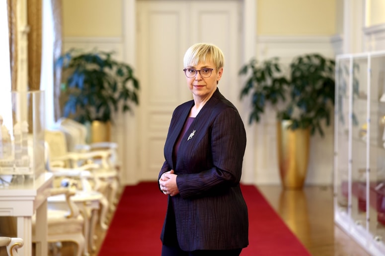 V objavi je predsednica poudarila, da so jo s to toplo gesto in pozornostjo ganili do srca.