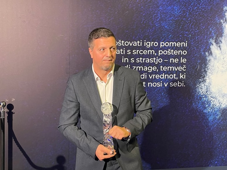 Glavna fotografija članka:(VIDEO) Zlatko Zahovič se vrača v nogomet! V Maribor? "Tako slabo mi ne gre"