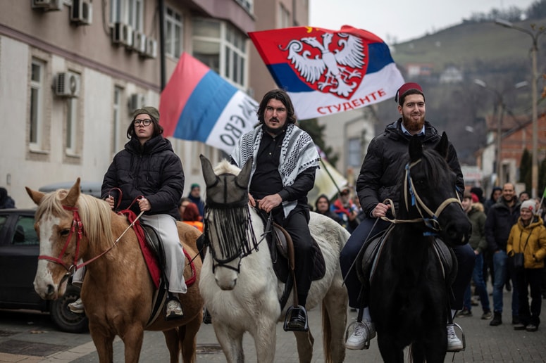 Glavna fotografija članka:(FOTO in VIDEO) V Novem Pazarju protest srbskih študentov in njihovih podpornikov
