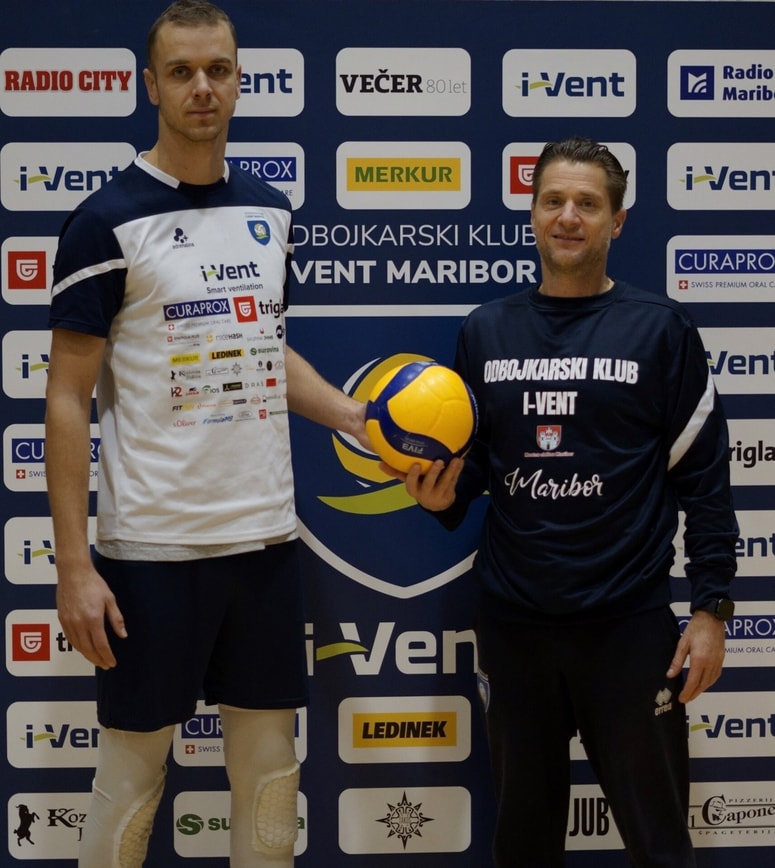 Matic Videčnik in trener i-Venta Sebastijan Škorc.