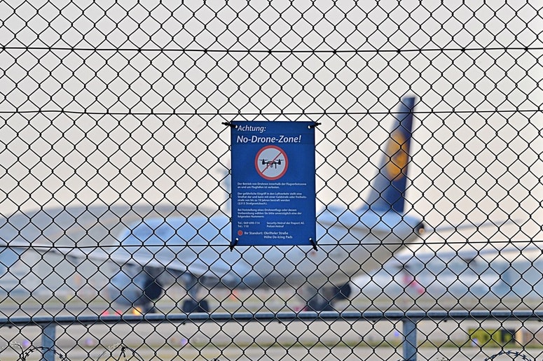 Glavna fotografija članka:Nad Nemčijo letos več kot 1000 sumljivih dronov