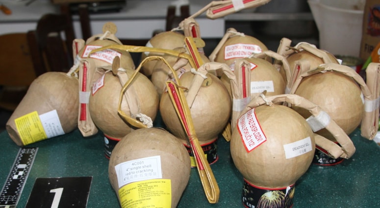 Pri 52-letniku zaseženi nevarni ognjemetni izdelki