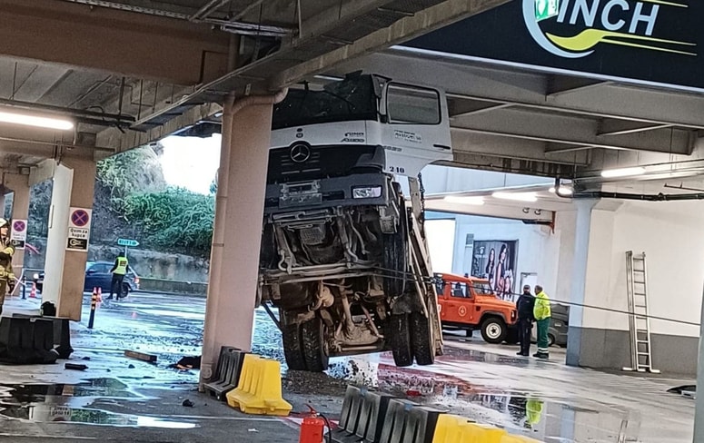 Neuradno naj bi šlo za vozilo splitske Čistoće. 
