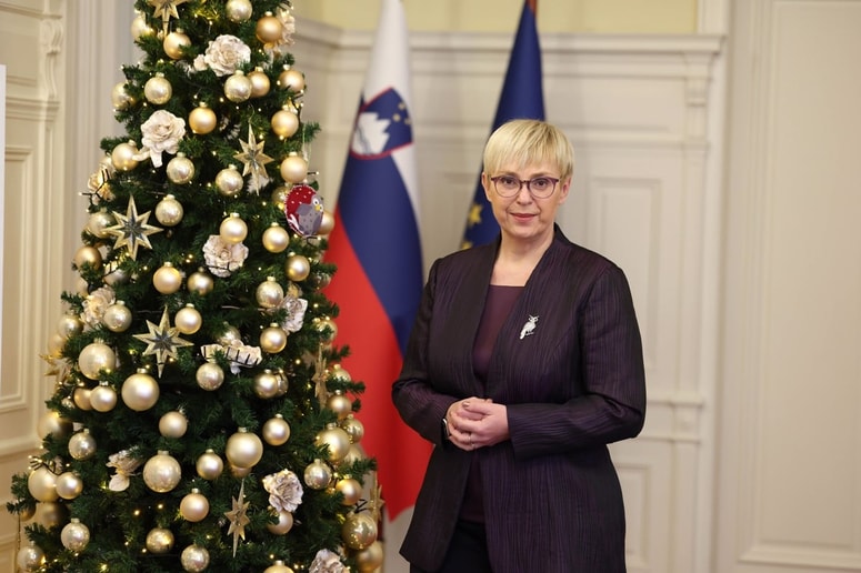 Nataša Pirc Musar je v poslanici predlagala, da v novo leto vstopimo z zavedanjem, da smo kot narod, kot družba in kot soustvarjalci skupnega življenja odgovorni tako do najšibkejših, do starejših, otrok in prihodnjih generacij kot do narave.