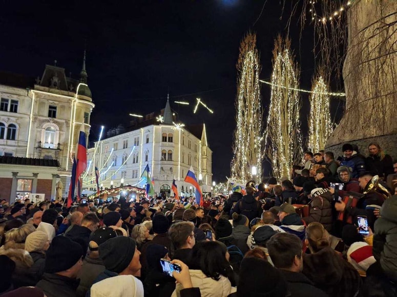 Shod harmonikarjev v središču Ljubljane 