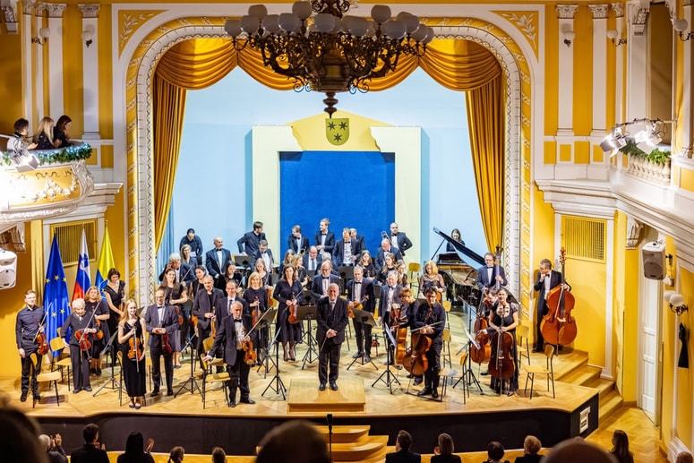 Celjski godalni orkester je v iztekajočem se letu obeležil 80 let neprekinjenega delovanja. 