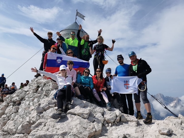 Planinsko društvo Ptuj na Triglavu.