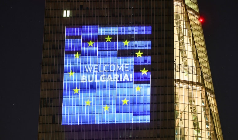 Menjalno razmerje med bolgarskim levom in evrom je že od leta 1999 določeno pri 1,95583 leva za en evro.