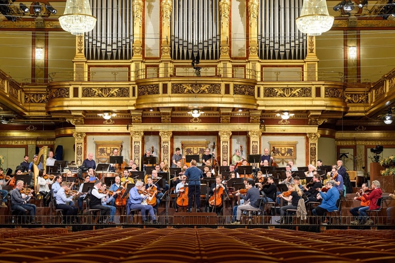 S 50-letnim kanadskim dirigentom in pianistom Nezet-Seguinom so Dunajski filharmoniki prvič sodelovali leta 2010.