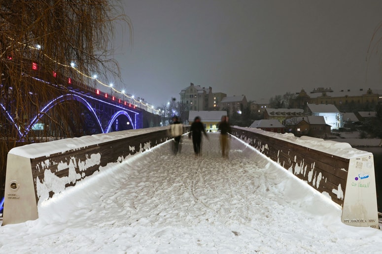 Tudi v krajih, kjer snega sploh ne poznajo, živijo srečni ljudje. 