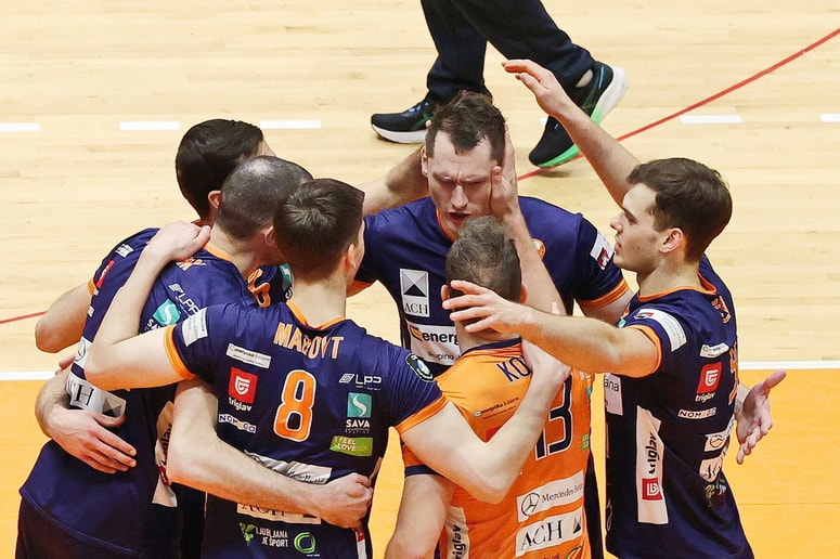 Glavna fotografija članka:Šport na TV