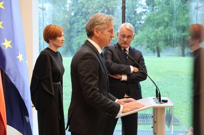 Glavna fotografija članka:(REKLI SO) Jože P. Damijan: Denarnica ali srce?