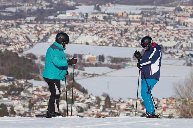 Krasno vreme je privabilo smučarje. Gneča je bila neizbežna. 