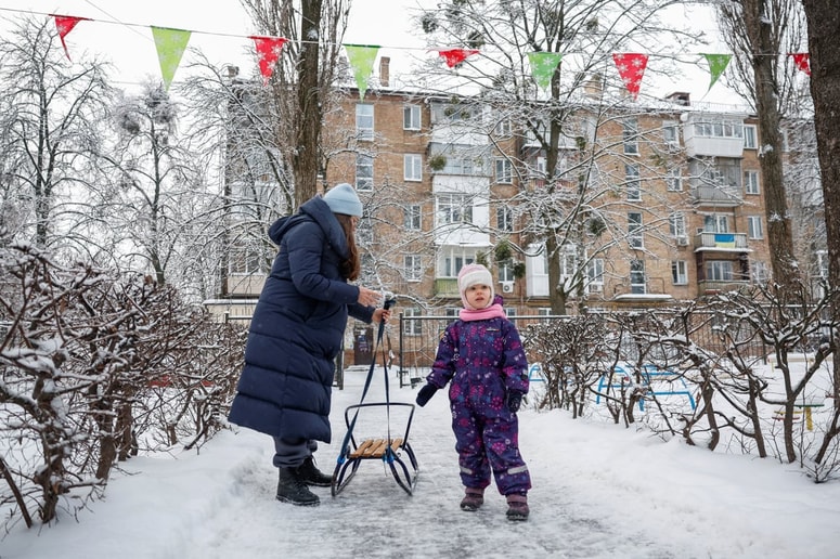 Humanitarna akcija, ki jo koordinira Društvo Ukrajincev v Sloveniji – Razom, zbira finančna sredstva za nakup medicinske opreme in generatorjev, namenjenih civilnemu prebivalstvu v severovzhodni regiji Sumi v Ukrajini, ki leži tik na vojni črti. 