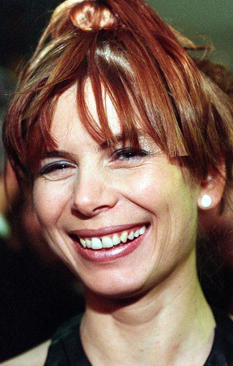 Eva Longyka nekje okoli preloma tisočletja, ko je bila ena najbolj znanih slovenskih televizijk. 